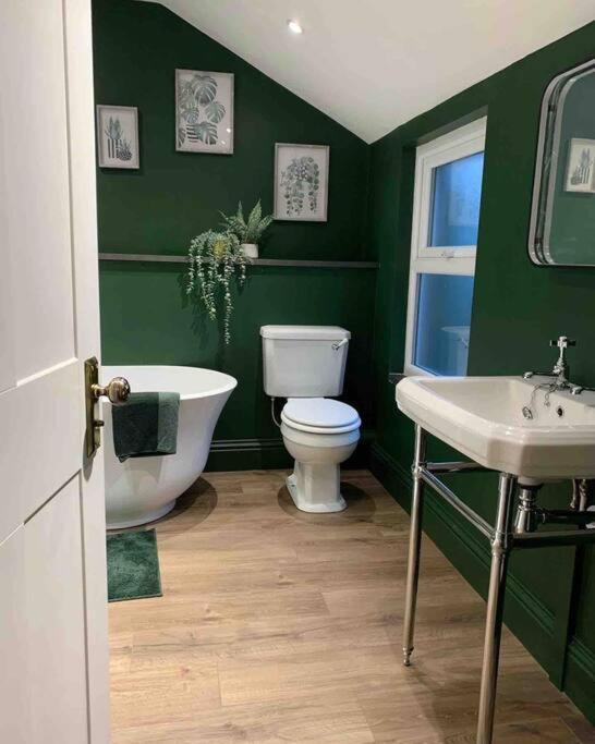 No 11, Fishguard, Ideal For Beach, Coastal Path And Town! Екстериор снимка